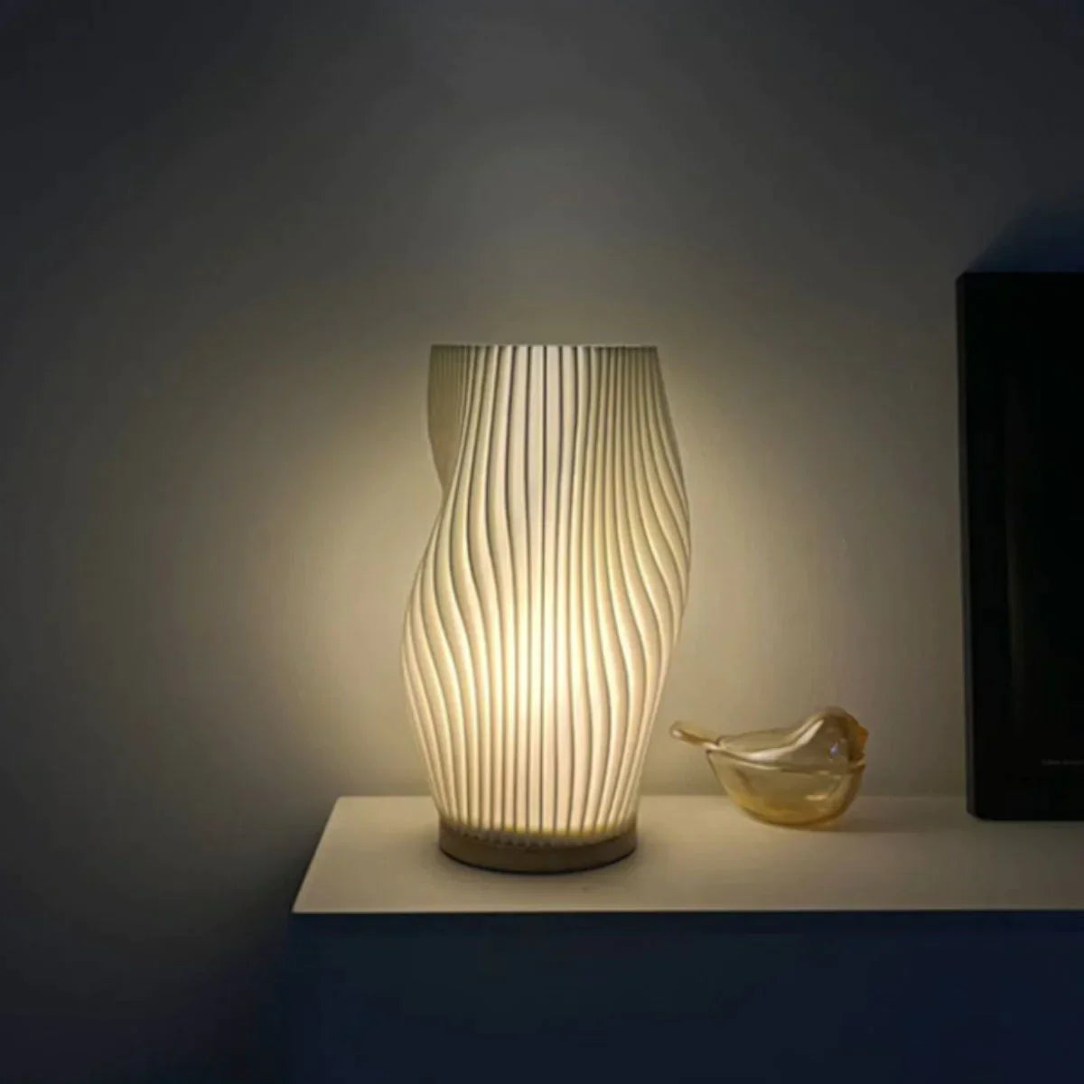 Wavecrest | Wellenkamm Lampe - - Wavecrest | Wellenkamm Lampe - € - Tischlampen Tragbare Lampen - Concept Frankfurt