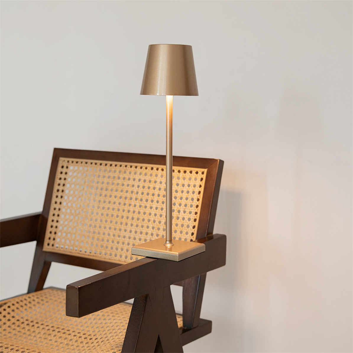 Ilumi | Tischleuchte mit Touch-Steuerung - - Außenlampen Tischlampen Tragbare Lampen - Concept Frankfurt